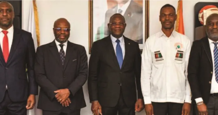 football-surete-et-securite-dans-les-stades-la-caf-pose-ses-balises-a-yamoussoukro