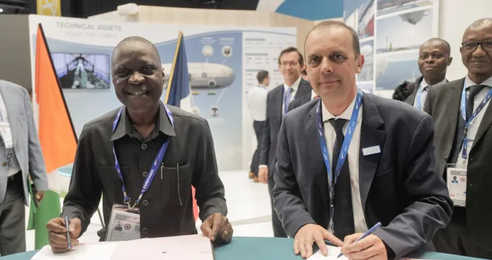salon-du-bourget-amadou-kone-et-sebastien-bougon-president-de-flying-whales-renforcent-leurs-engagements
