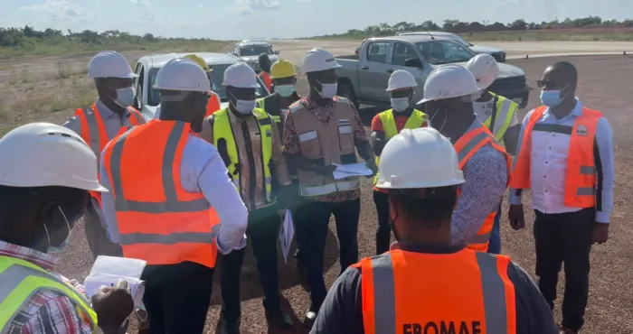 aviation-le-patron-de-la-boad-simpregne-des-chantiers-de-laeroport-de-korhogo