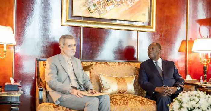 le-chef-de-letat-a-eu-un-entretien-avec-lambassadeur-diran-en-cote-divoire
