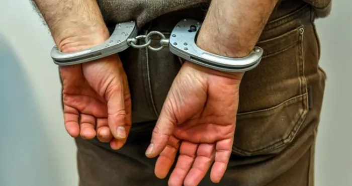 extradition-explosive-un-suspect-arrete-en-france-risque-207-ans-de-prison-aux-usa