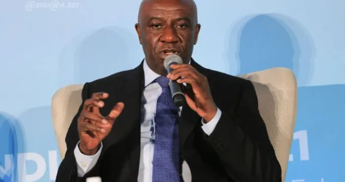 infrastructures-tournees-vers-les-technologies-du-futur-felix-roger-adom-concretise-la-vision-dalassane-ouattara