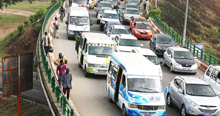 mouvement-dhumeur-des-chauffeurs-de-gbaka-a-abidjan-plusieurs-grands-axes-perturbes-ce-matin