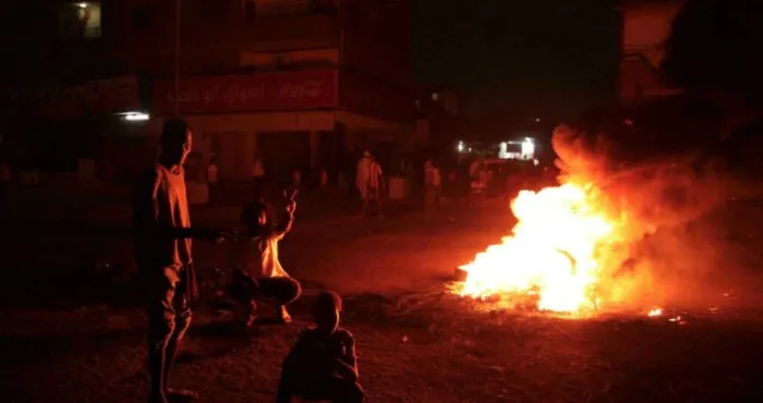 soudan-les-manifestants-restent-determines-face-aux-militaires-apres-le-coup-detat