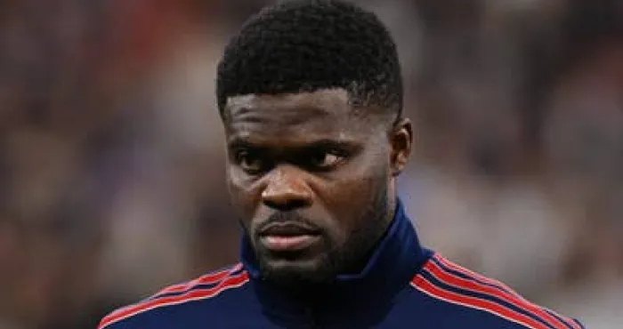 thomas-partey-dans-la-tourmente-libere-sous-caution-apres-des-accusations-de-viol