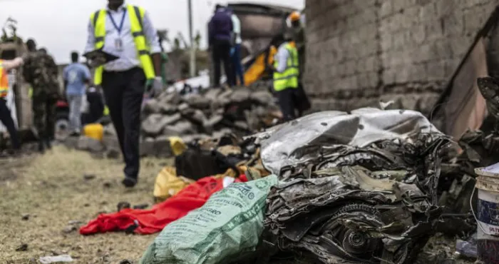 double-tragedie-au-kenya-un-avion-ambulance-secrase-sur-des-maisons-et-le-train-broie-un-bus