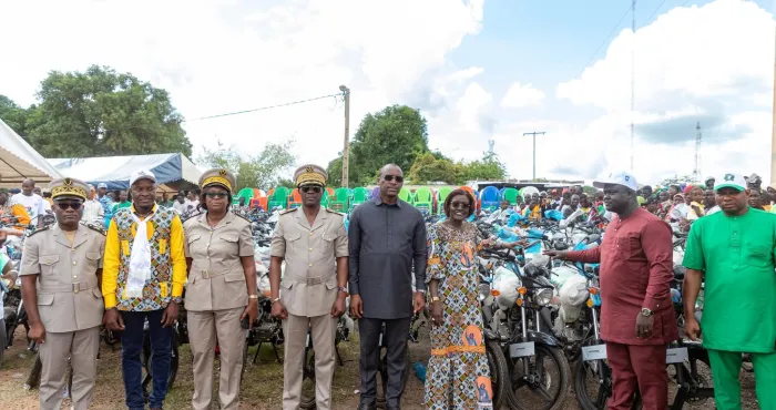 boundiali-pr-mariatou-kone-fait-plusieurs-dons-aux-jeunes