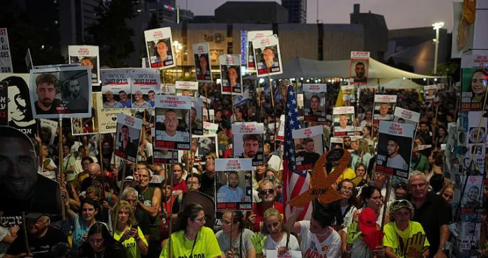 tel-aviv-se-souleve-des-milliers-disraeliens-marchent-pour-la-paix-a-gaza