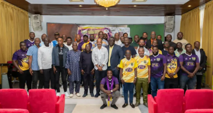 osa-fofana-sekou-et-onze-joueurs-en-renfort