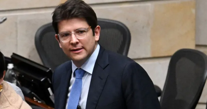 colombie-le-candidat-a-la-presidentielle-blesse-par-balles-lors-dune-attaque-en-juin-est-mort
