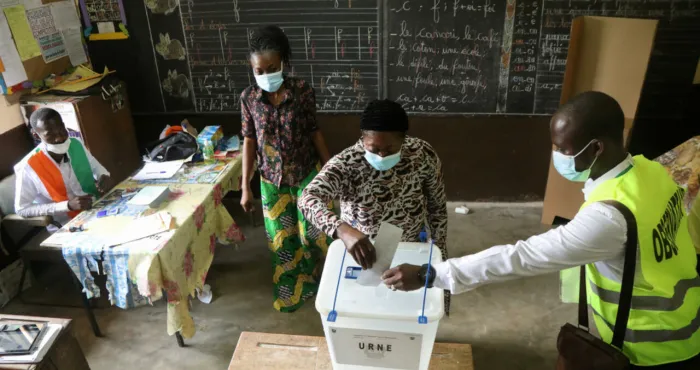 la-victoire-des-urnes-sur-les-forces-du-desordre