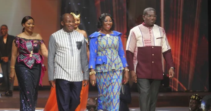 trois-ministres-ivoiriens-se-pretent-au-jeu-du-mannequin-a-un-defile-de-modes