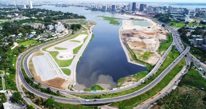 des-axes-structurants-en-chantier-pour-fluidifier-la-circulation-a-abidjan
