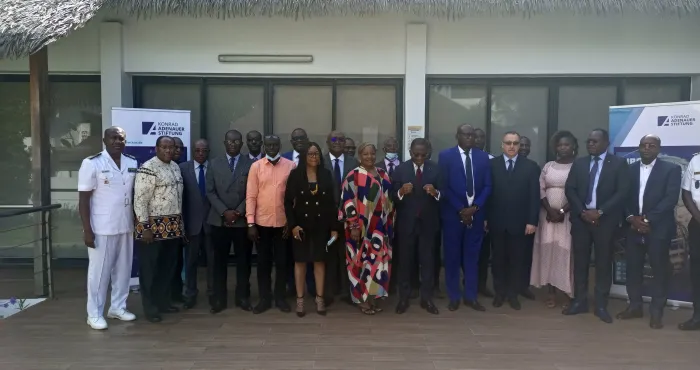 espaces-maritimes-en-afrique-de-louest-les-defis-securitaires-et-les-solutions-communes-au-coeur-du-debat