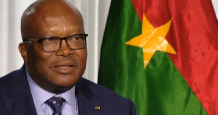 tension-au-burkina-le-president-kabore-annonce-un-remaniement-et-des-sanctions-au-sein-de-larmee