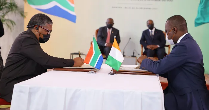 cooperation-neuf-accords-bilateraux-signes-a-abidjan-entre-la-cote-divoire-et-lafrique-du-sud
