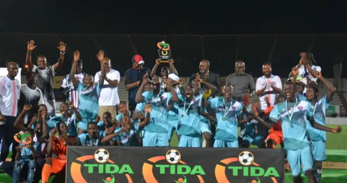 tida-2021-les-abobolais-de-sol-fc-soffrent-le-trophee