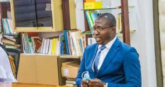 football-suspension-du-joueur-senegalais-la-caf-desavoue-la-fifa