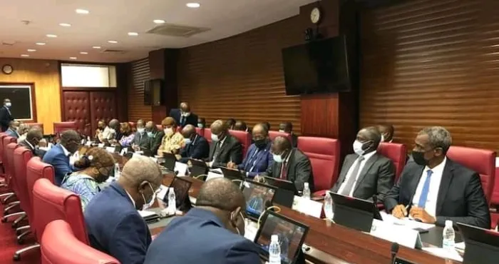 decrispation-apres-plus-dun-mois-de-suspension-le-dialogue-politique-a-ete-repris