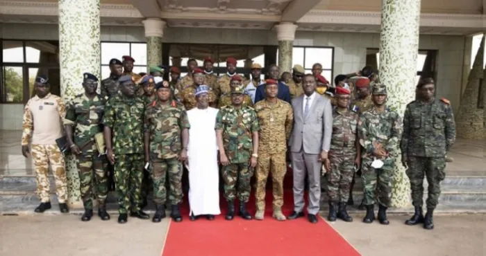 burkina-les-recents-changements-politiques-repondent-aux-attentes-des-populations-explique-la-junte-militaire-au-comite-des-chefs-detat-major-de-la-cedeao