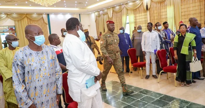 le-coup-detat-au-burkina-faso-priorite-du-sommet-de-la-cedeao-a-accra