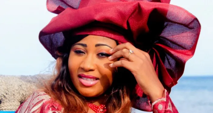 interview-reine-esther-chantre-par-amour-jai-gbasse-mon-homme