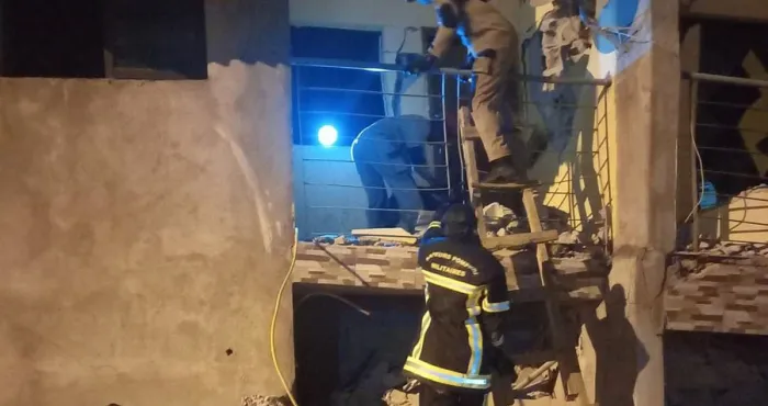 cocody-angre-8e-tranche-un-immeuble-r-4-habite-seffondre-annoncent-les-pompiers