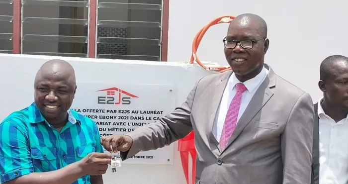 le-super-ebony-2021-recoit-les-cles-de-sa-villa