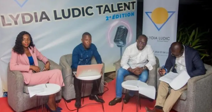 arts-et-culture-2e-edition-du-concours-lydia-ludic-talent-le-journaliste-culturel-jean-marc-tonga-et-lartiste-ninwlou-decrochent-le-jackpot