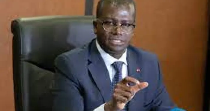 hydrocarbures-augmention-du-prix-du-super-thomas-camara-ministre-des-mines-du-petrole-et-de-lenergie-pourquoi-le-prix-de-lessence-augmente
