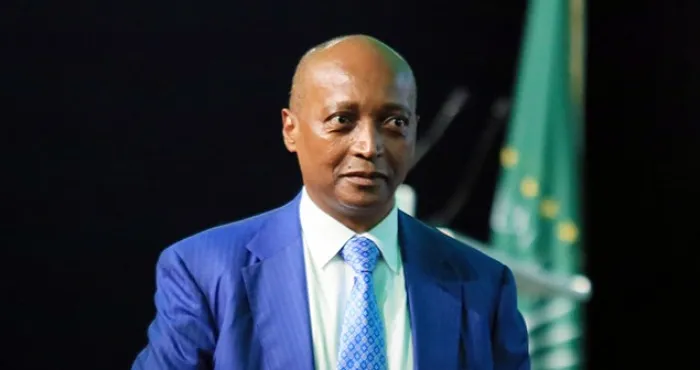 can-2023-patrice-motsepe-en-visite-a-abidjan