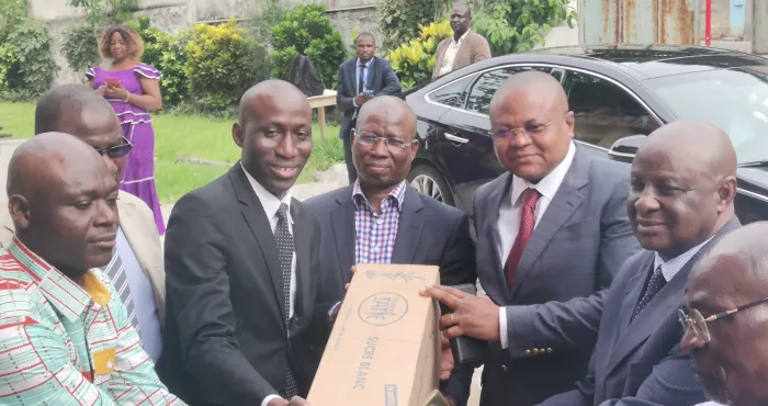 jeune-chretien-et-musulman-amadou-soumahoro-fait-don-de-4-tonnes-de-vivres-aux-journalistes