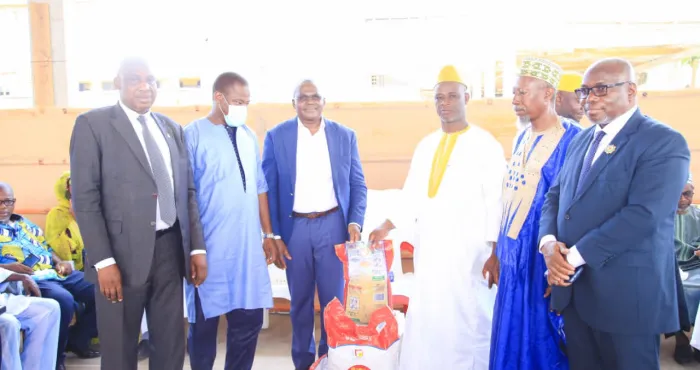 solidarite-ramadan-careme-chretien-ibrahim-konate-offre-des-tonnes-de-vivres-a-port-bouet