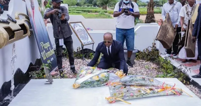 six-ans-apres-la-mort-a-abidjan-de-papa-wemba-la-memoire-du-pape-de-la-rumba-renforce-laxe-kinshasa-et-abidjan