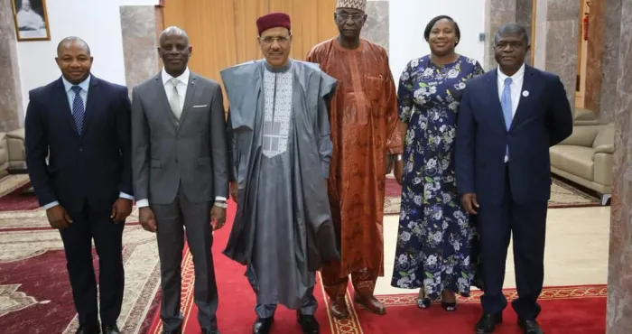 cote-divoire-enseignement-superieur-le-ministre-de-lenseignement-superieur-adama-diawara-recu-en-audience-par-le-president-du-niger-sem-mohamed-bazoum