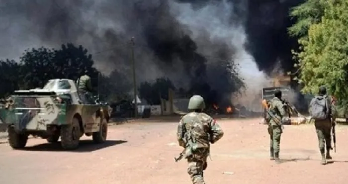 cote-divoire-deux-postes-de-la-douane-attaques-et-incendies-au-nord-des-patrouilles-terrestres-et-aeriennes-menees-dans-la-zone