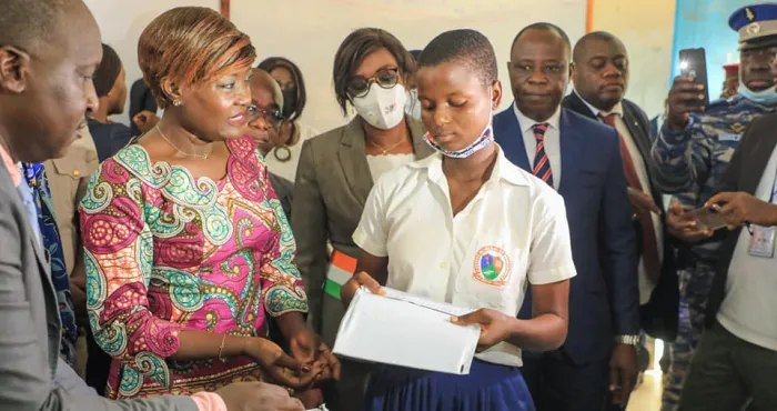 epreuves-ecrites-du-bepc-la-ministre-mariatou-kone-donne-le-top-depart-au-lycee-mamie-houphouet-fetai-de-bingerville
