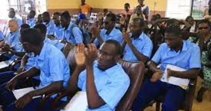 action-sociale-plus-de-2500-eleves-non-voyants-recompenses-par-une-ong