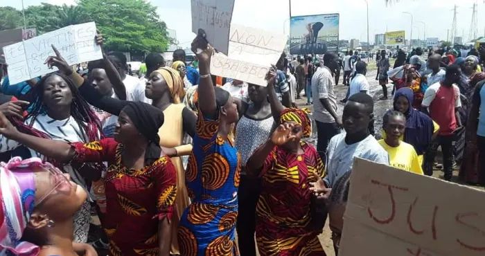 retour-de-gbagbo-en-ci-des-milliers-de-victimes-investissent-la-place-akwaba-de-port-bouet