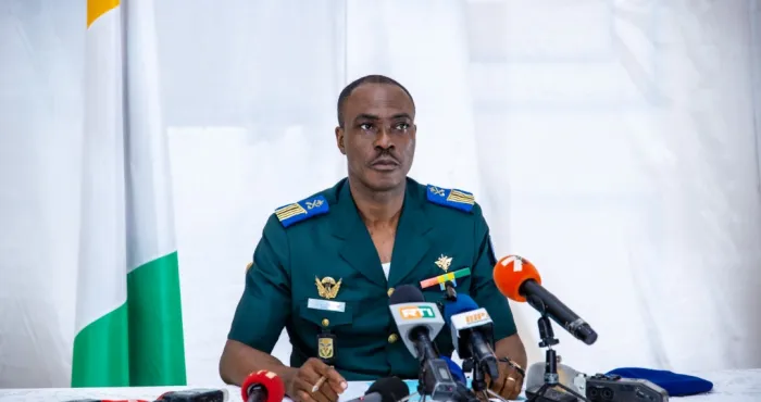 cote-divoire-49-soldats-arretes-au-mali-larmee-ivoirienne-fait-des-precisions-et-denonce