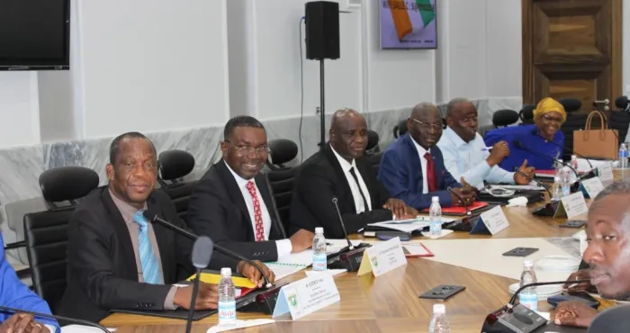 treve-sociale-la-centrale-humanisme-emboite-le-pas-au-gouvernement