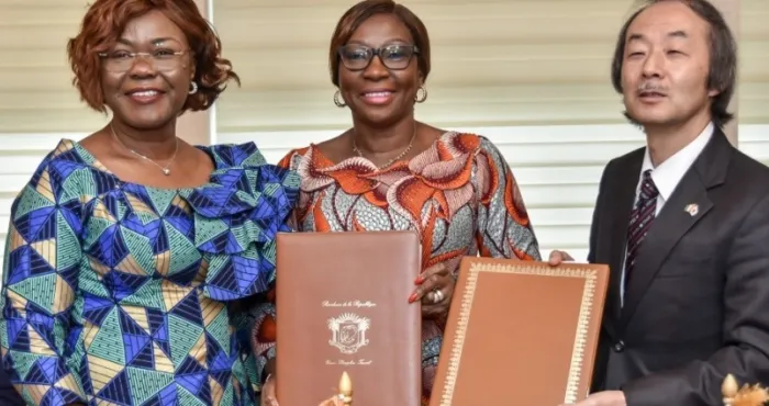 soutien-aux-agriculteurs-de-louest-et-du-nord-le-japon-offre-2-4-milliards-f-cfa-a-la-cote-divoire