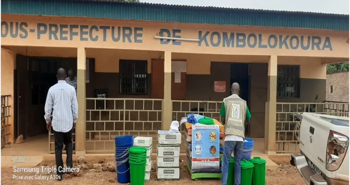 lutte-contre-la-covid-19-kombolokoura-recoit-du-materiel-dhygiene