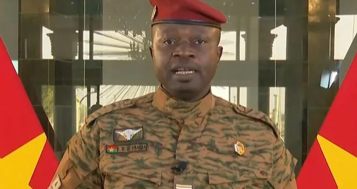 burkina-faso-damiba-sort-enfin-de-son-silence