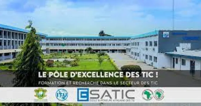 remise-de-diplomes-a-esatic-amadou-coulibaly-promeut-lexcellence