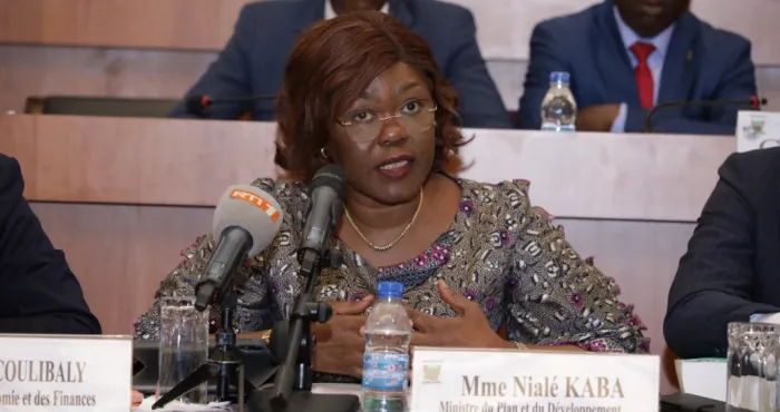 budget-previsionnel-2023-niale-kaba-plebiscitee-par-les-deputes