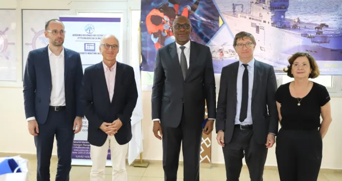 affaire-maritime-une-delegation-du-senat-francais-en-visite-a-lacademie-regionale-des-sciences-et-techniques-de-la-mer