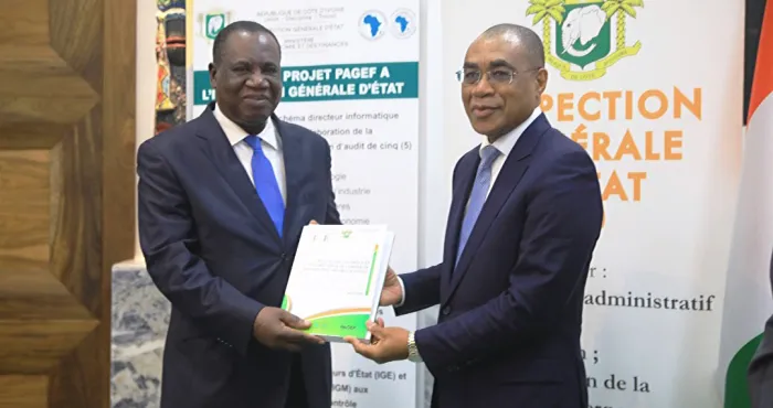 harmonisation-et-professionnalisation-de-laudit-et-du-controle-interne-dans-ladministration-publique-150-kits-de-13-guides-et-manuels-remis-a-linspection-generale-detat