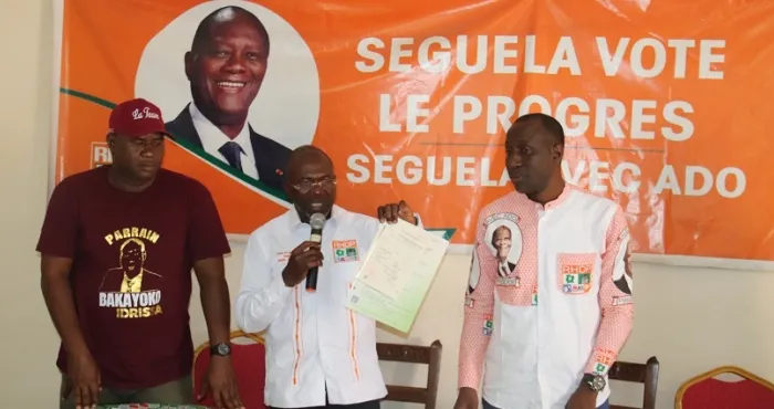 seguela-revision-de-la-liste-electorale-ange-leonid-battesti-barry-fait-enroler-300-jeunes
