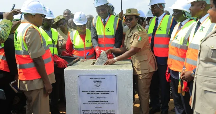 securisation-des-frontieres-le-ministre-moussa-sanogo-ameliore-les-conditions-de-travail-des-douaniers